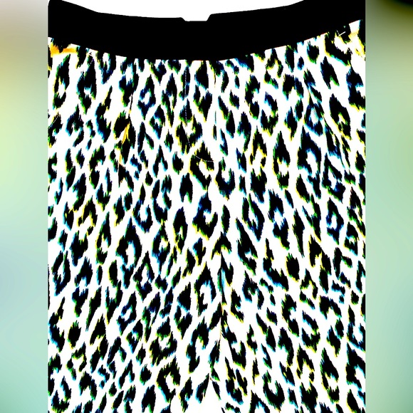 BCBG MAXAZRIA LEOPARD PRINT PANTS - Picture 5 of 6
